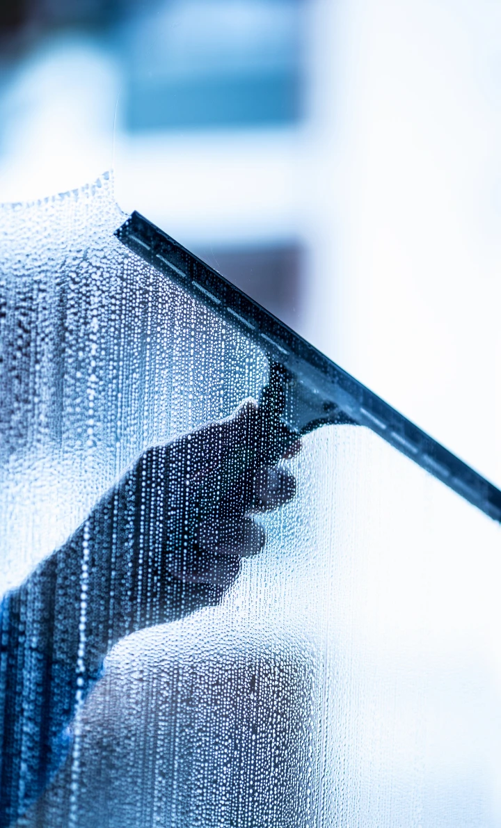 Sonderreinigung bei Wasserschäden und Notfällen Treppenhausreinigung für Wohn- und Geschäftshäuser